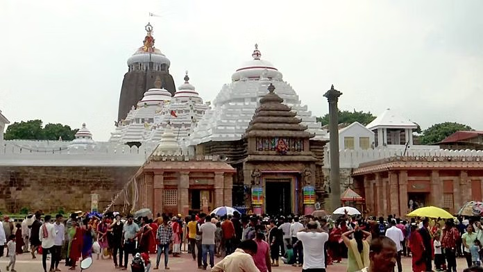 otvkhabar's tweet photo. #ବାଇଶି_ପାହାଚରେ_ଟଳିପଡ଼ିଲେ
-ପୁରୀ: ଜଗା ଦର୍ଶନ ପାଇଁ ଆସି ବାଇଶି ପାହାଚରେ ଟଳିପଡ଼ିଲେ ମହିଳା ଭକ୍ତ
-ମହାପ୍ରଭୁଙ୍କ ଦର୍ଶନ ପାଇଁ ଆସି ଅସୁସ୍ଥ ହୋଇପଡିଲେ ଖଣ୍ଡପଡ଼ାର ମହିଳା ଭକ୍ତ
-ସଦର ମୁଖ୍�� ଚିକିତ୍ସାଳୟରେ ମୃତ ଘୋଷଣା କଲେ ଡାକ୍ତର
#Puri #ShreeMandir #Woman #Fallsdown #Devotee #OTV https://t.co/bVDSu3aD3W