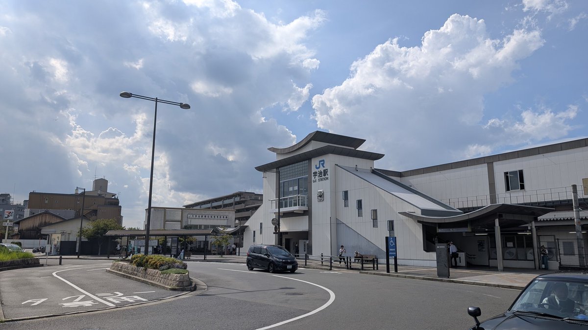 久々の日帰り宇治

非常に過ごしやすい陽気。
秋茜が空を舞い、秋虫の声も聴こえてくるなど、秋の足音がはっきり聞こえる週に。

ベンチ周りは夏草が刈られ、だいぶスッキリしました。
#今週のノルマ #久美子ベンチ #響けユーフォニアム #anime_eupho #ユーフォ