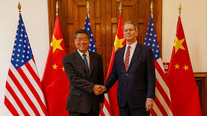 NuriaSuarez_R0's tweet photo. China y EEUU se reúnen en Madrid para llegar a un acuerdo comercial. El Ministro de Exteriores ha recibido a ambas delegaciones.

Pues no parece que España esté tan aislada. Igual es mejor para las relaciones internacionales no ser sumiso con la superpotencia🇺🇸
#DirectoAlGrano15S https://t.co/cLNNneVATW