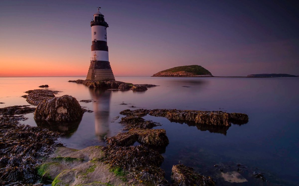 A massive congratulations is in order for Crowd member Brian Morgan! 👏 

Not only did Brian take the judged gold in our recent “Evening On The Coast (in colour)” contest. Created and judged by KaiC. 

He also took the crowd gold as well! 🚀🥳 

photocrowd.com/photo-competit…