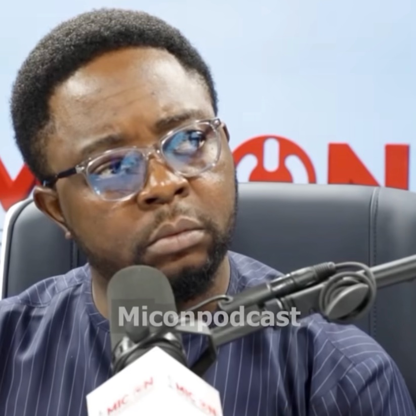 Opalesccence's tweet photo. Mr Seun looking at Chief Onoja like…

Please give this look a caption 

@seunokin #Emmys https://t.co/tPmx6v0Auz