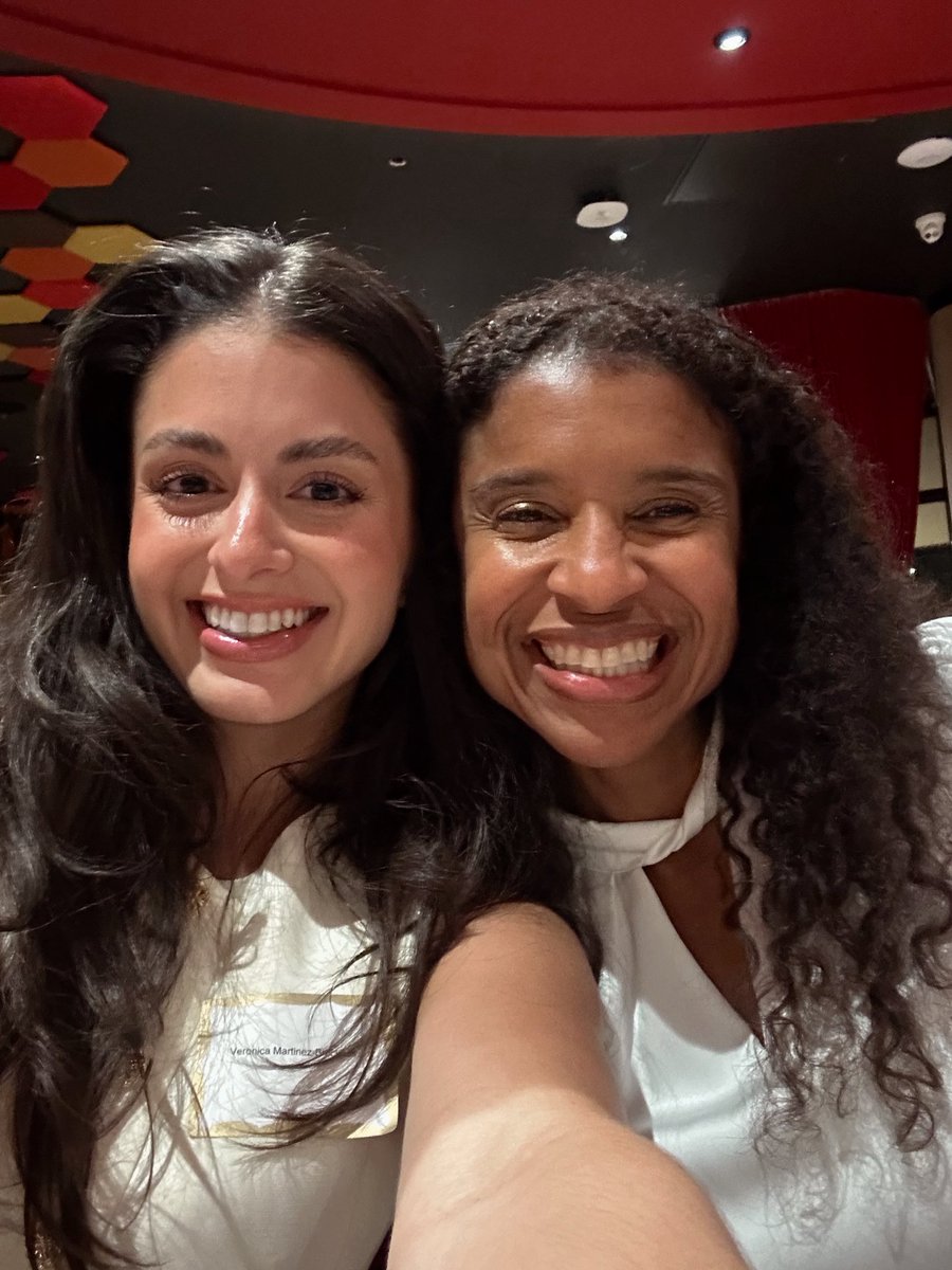 It takes a village- so grateful to have support from such an amazing one. #CAP25 <a href="/Pathologists/">CAPathologists</a> <a href="/GGMTorresMD/">Guillermo G. Martinez-Torres, MD, FCAP, FASCP</a> <a href="/KMirza/">Kamran Mirza MD PhD - کامران مرزا</a> <a href="/ZhaiJim/">Jim Zhai</a> <a href="/kalishahillmd/">Kalisha Hill, MD, MBA. President-Elect , CAP</a> #futurepathologist #physicianscientist #medicalstudent #eras