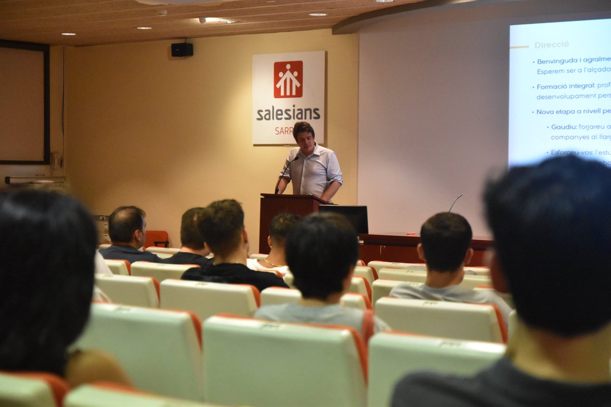 📚 Comencem les classes per tot l'alumnat a l'EUSS!

💫 Enguany sou més de 800 estudiants, una xifra rècord! Per a tots i totes vosaltres, aquest edifici serà casa vostra durant tot aquest curs. No us oblideu de viure l'experiència #EUSS al màxim!