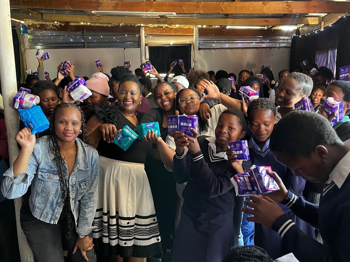 Jubae20's tweet photo. Posted this 2 months ago asking for donations for our first ever sanitary towels campaign/drive, we didn't think it was going to be a success, but we did it❤️ I hope this was the beginning of many other successful ones.🥹 https://t.co/1Y1ZwyHgS1