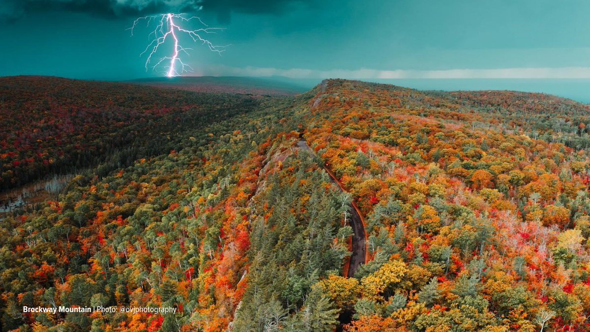 UPTravel tweet media