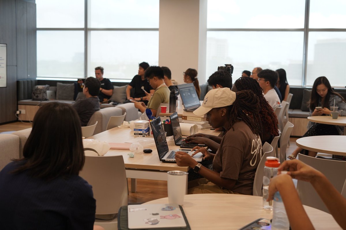 OutrunBuild's tweet photo. CAN'T STOP WON'T STOP
We are  in @shanhaiwoo . https://t.co/DT8Yhvd9j5
