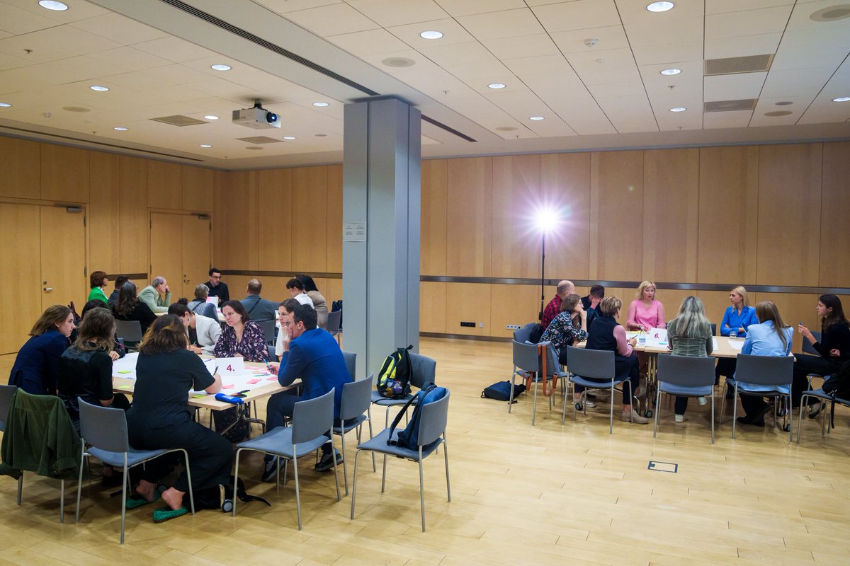 🎯 Foruma mērķis – vienoties par galvenajiem virzieniem, kas nodrošinās ilgtspējīgu pilsoniskās sabiedrības attīstību Latvijā, kā arī apzināt prioritāros pasākumus turpmākajiem gadiem. Stratēģiju izstrādā <a href="/KM_kultura/">Kultūras ministrija</a> sadarbībā ar Latvijas Pilsoniskā aliansi.