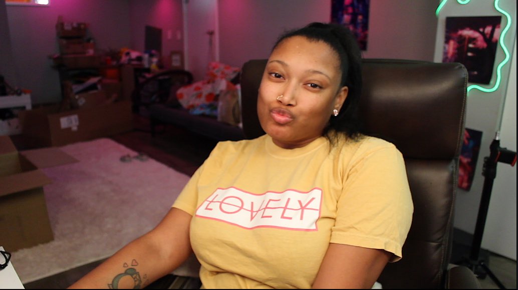 a lil Lovely in the AM! We talkin shit about an aint shit nigga named Malik! lmao 

twitch.tv/ilovebrandii