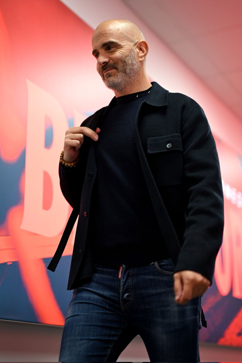 🗣 Guillem Balague: "I think Chelsea are creating something special. Remember when their fans were moaning about the team?

The hardest thing is to see the bigger picture when you are a fan, but Chelsea have got youth, direction, a fantastic manager, ambition and order - in the