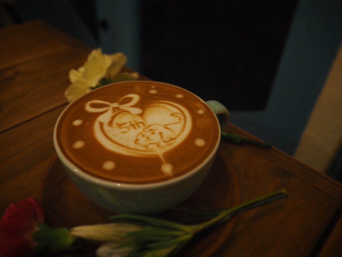 yu_coffee016's tweet photo. 日付が変わってしまったけど、お店も無事5周年を迎えました。

本日にあっという間。 https://t.co/0vBl8Oucu1