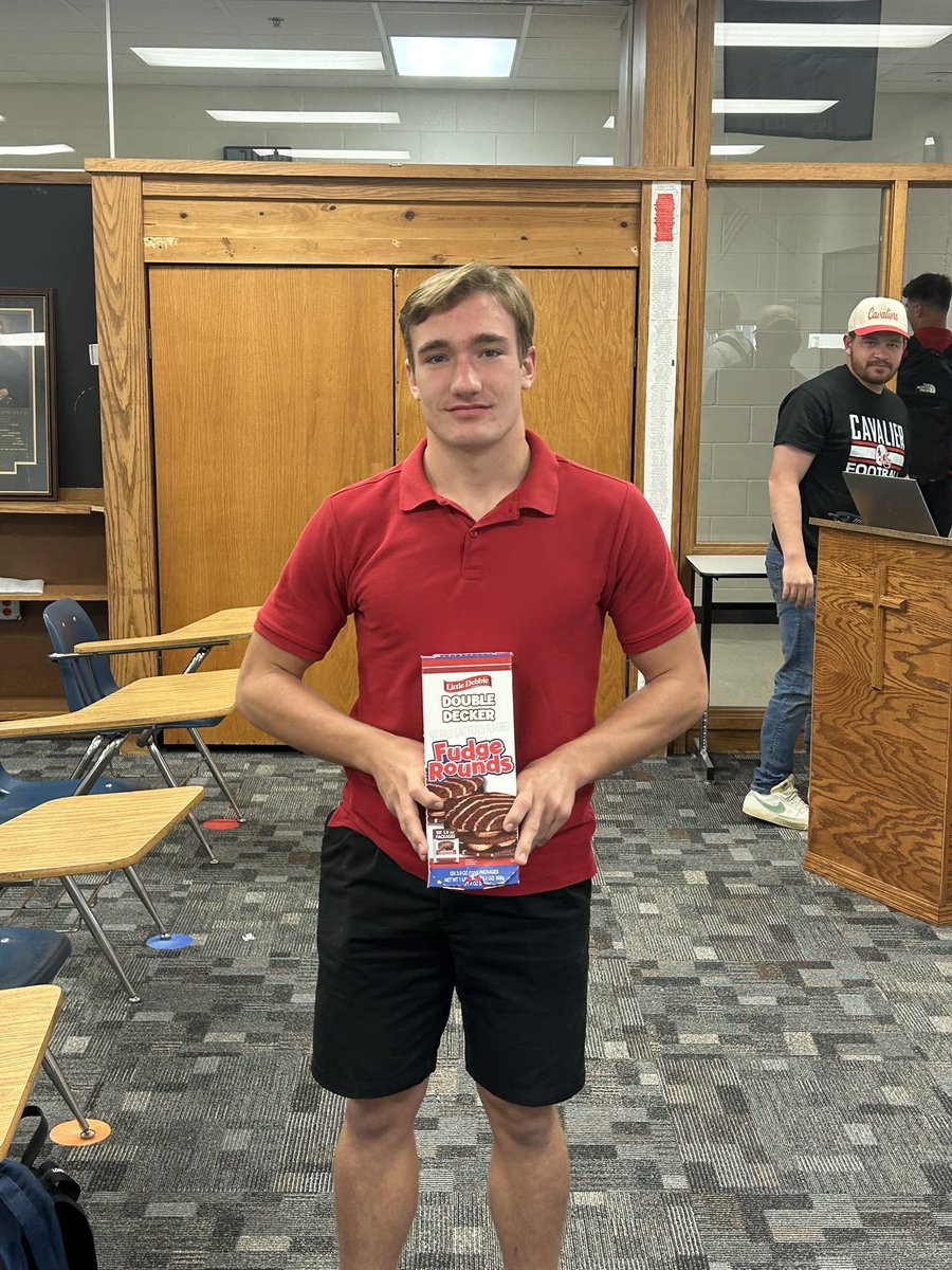 CoachPavlikBNHS's tweet photo. Joe Stava EARNED the Little Debbie offensive lineman of the week. Joe stepped up and started 3 quarters at left guard due to injury and did a fantastic job! We are proud of you! This award is brought to you by @LittleDebbie #CompassionForOthers https://t.co/vE17gBHJJV