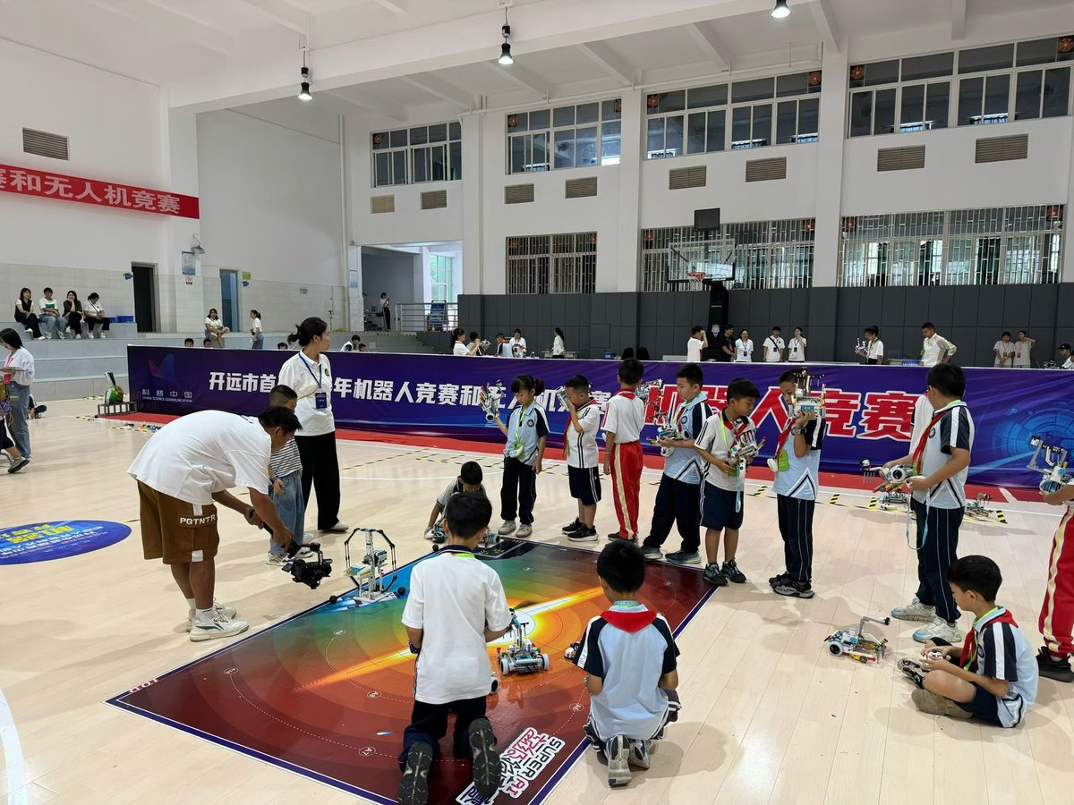 zmrobot's tweet image. Robot competition in Yunnan, China for children,funny experience!
#ZMROBO #STEAM #Coding #children #Education #competition #robot