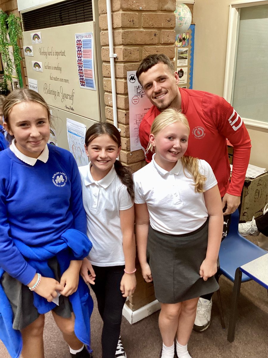 Mablins Lane tweet media