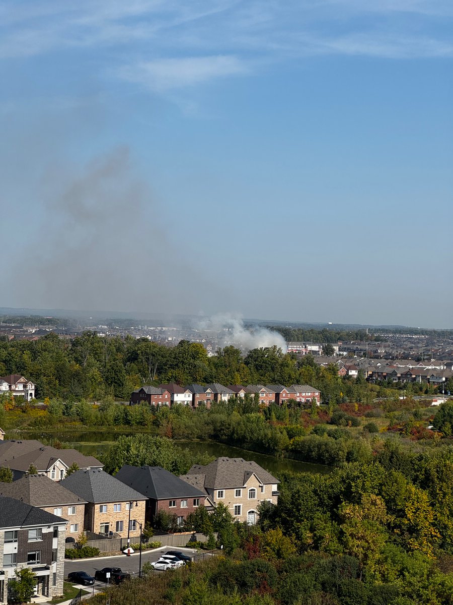 manudadrifter's tweet photo. @BramptonFireES Hope everyone is fine, Fire in Brampton west!

@PeelPolice https://t.co/AUTxAddw4Q
