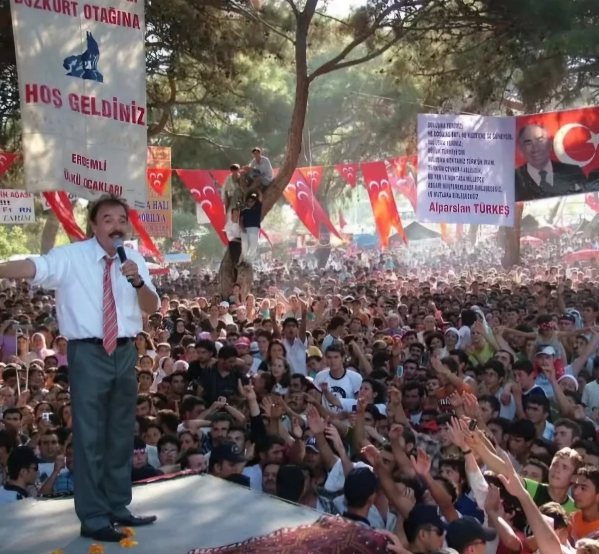 Ferdi Tayfur, 2006:

"Her Türk gönül âleminde az çok Turancıdır."