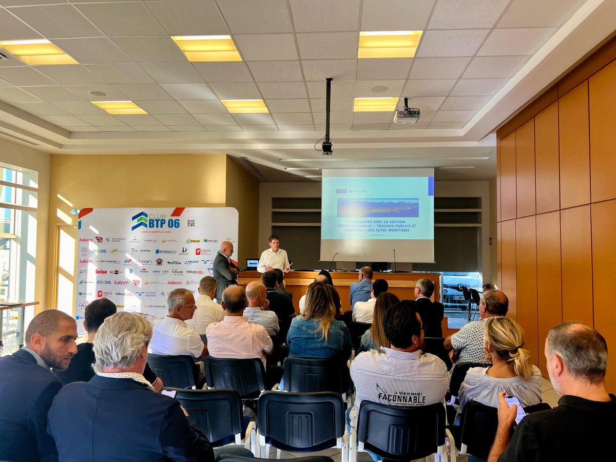 FBTP06's tweet image. 🤝 [ REUNION ] Section Professionnelle Travaux Publics et Routiers
 
Ce matin, la @MetropoleNCA a présenté un tour d’horizon des Projets d’Investissements Travaux Publics et Routiers aux entreprises adhérentes.
 
Un grand merci aux intervenants présents !