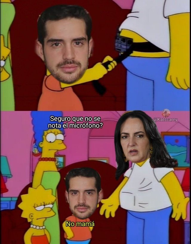 KatsCarey's tweet photo. María Fernanda Cabal escondiendo el micrófono antes de ir con María Claudia Tarazona. 🤣 https://t.co/vUPbkUh2rQ