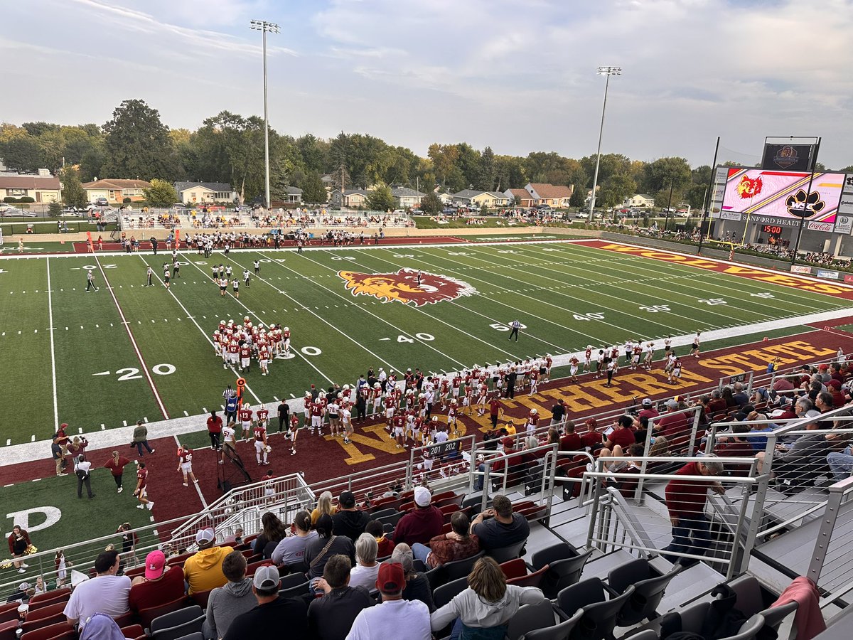 Busy weekend for the Wolves!

From helping the Aberdeen Area Humane Society to watching <a href="/NSUWolves_FB/">Northern State Football🐺 🏈</a> get their first dub of the year in the Bank!

#GoWolves🐺
