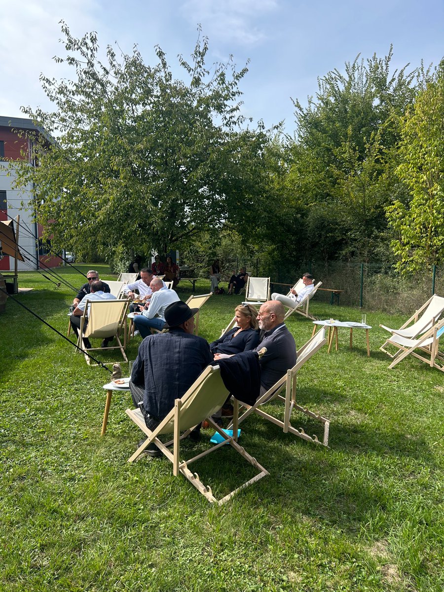 CEBATEC_BIM's tweet image. ✨Vendredi nous avons réuni plus de 150 invités pour célébrer le départ à la retraire d’Hubert CHANET, la reprise de Cosinus et Enerpol par Laëtitia SORIANO et la nomination de Jérôme DE FILLIPIS comme directeur d’agence.

#cebatec #cosinus #enerpol #fbsconcept