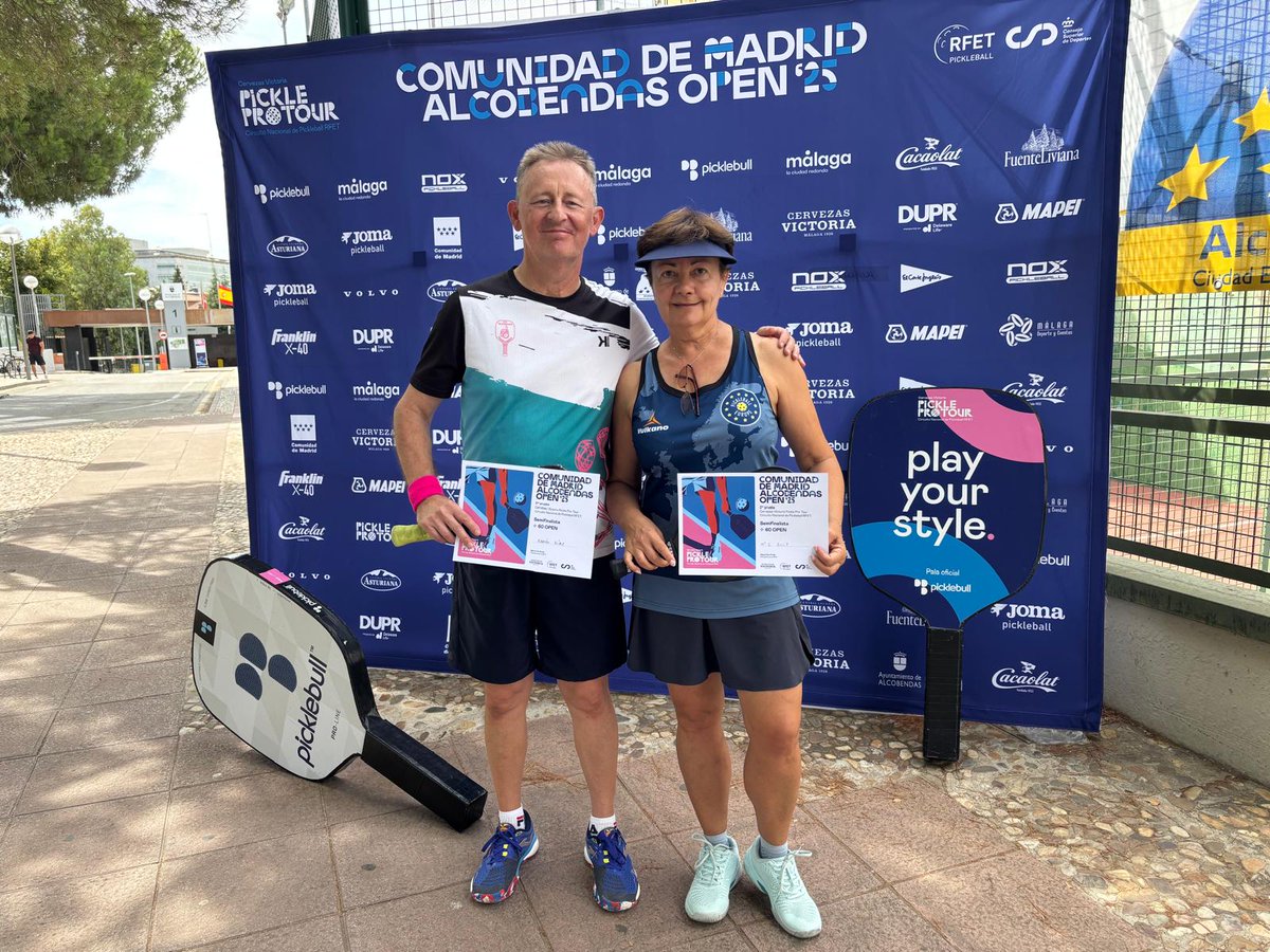 PickleballClub_'s tweet photo. 🏓 Gran fin de semana en el Open Pro Tour Alcobendas 🔥
Representamos en 3.5, 4.5 y 5.0 y conseguimos pódium en 3.5 y 4.5.
💪 Orgullosos del equipo y con ganas de más.
#Pickleball #OpenProTour https://t.co/WOTjeqXhwQ