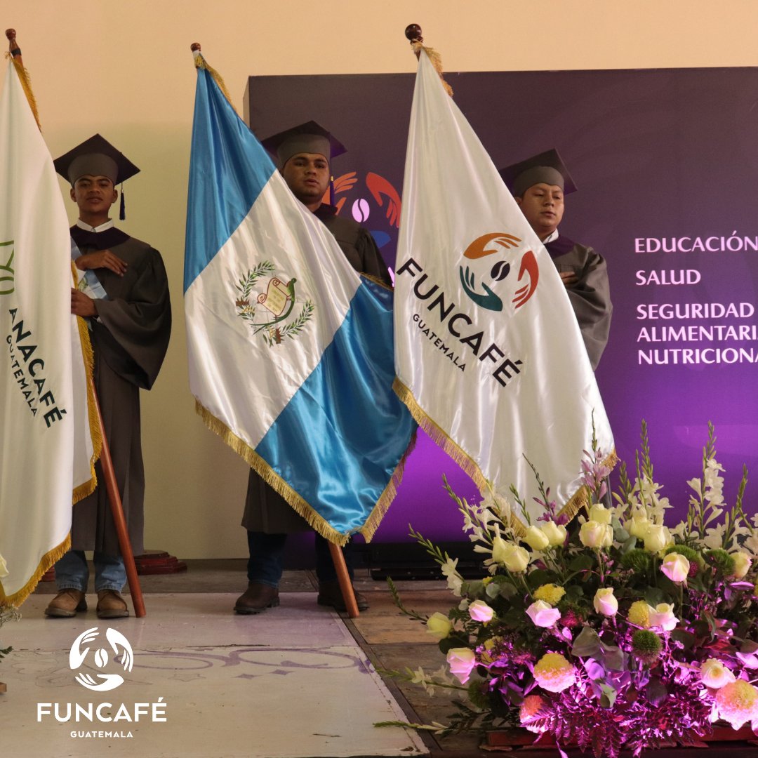 ¡Feliz Día de la Independencia!
Hoy conmemoramos 204 años de Independencia de Guatemala.En #Funcafé trabajamos cada día para contribuir al desarrollo integral de las comunidades rurales del país, promoviendo la eduación, salud y seguridad alimentaria y nutricional.