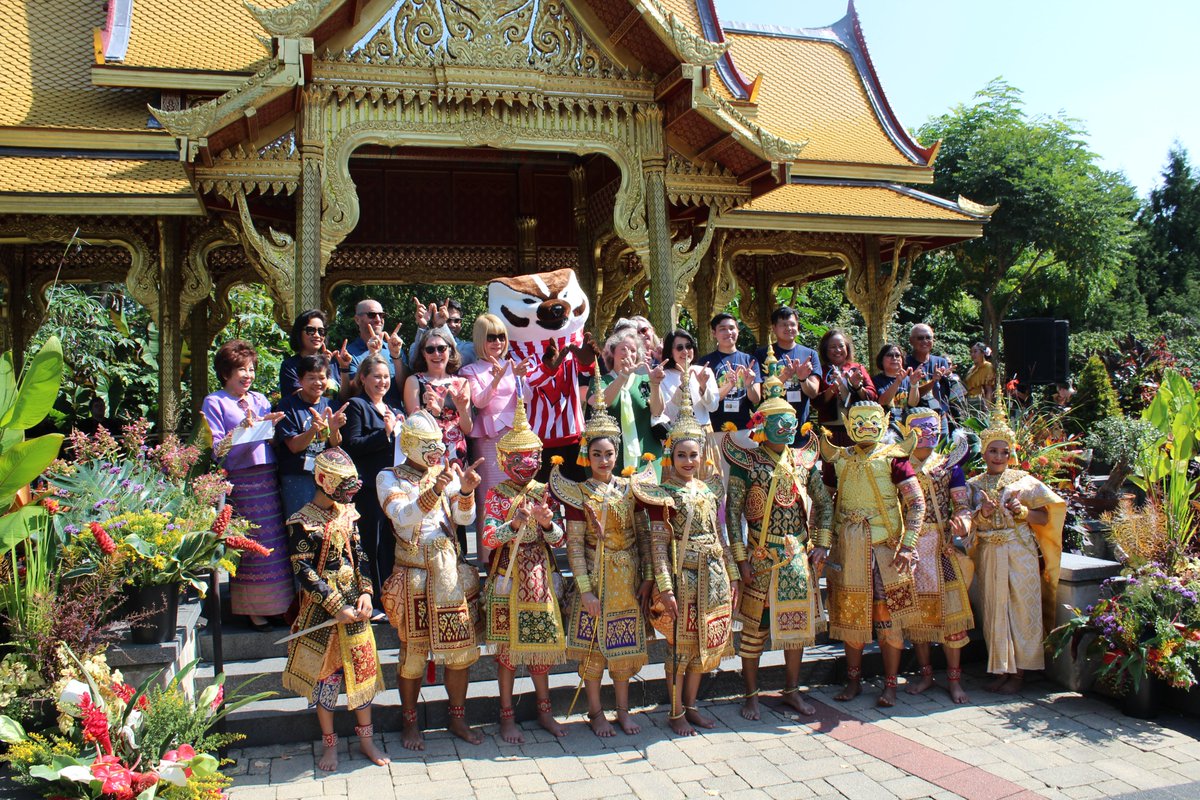 wisli_uw's tweet image. 🌸🇹🇭 WISLI was honored to join the #SalaThaiFestival at Olbrich Botanical Gardens.
@UWInternational Dean Vavrus highlighted the Thai Pavilion as a symbol of the strong bonds between Wisconsin & Thailand!
#LearnThai #WisconsinIdea