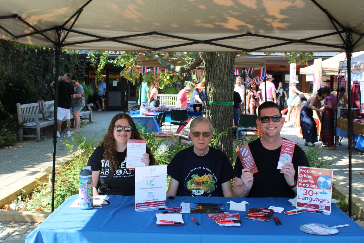 wisli_uw's tweet image. 🌸🇹🇭 WISLI was honored to join the #SalaThaiFestival at Olbrich Botanical Gardens.
@UWInternational Dean Vavrus highlighted the Thai Pavilion as a symbol of the strong bonds between Wisconsin & Thailand!
#LearnThai #WisconsinIdea