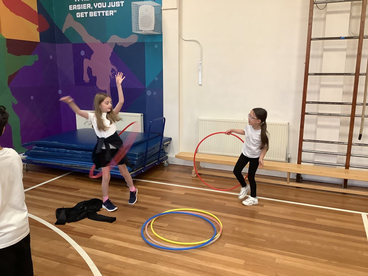 ReinwoodJuniors's tweet image. #RJS4D did a great job of completing an intense fitness circuit in PE #RJSPE