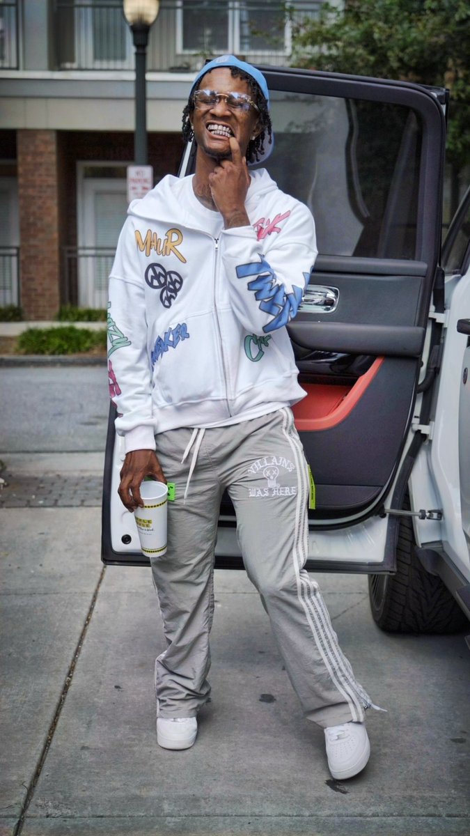 5600god's tweet photo. I Don’t Want No Shortcuts I’m Takin Every Step. 👣Dese Ni**az Must Forgot I’m Like That We Can Take It There‼️🥱✈️🎚️🏋🏾 #CBS #RBL #Free🐔 #FreeNoCap https://t.co/0HsYHwAHcs