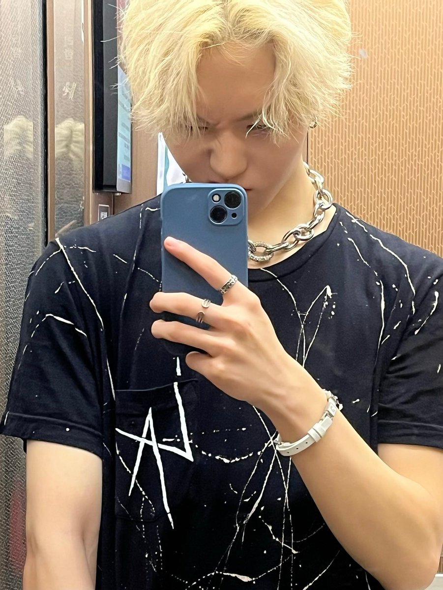 junminstar's tweet photo. ❓️❓️❓️❓️❓️ https://t.co/WiWGdHWdNq