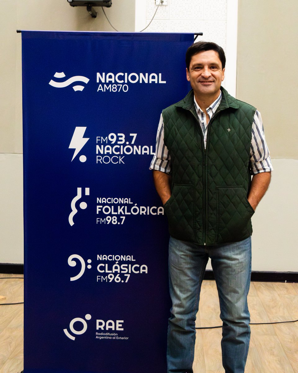 🌾#AireDeCampo 🌾

Micros Agropecuarios con <a href="/cesartapiaok/">César Tapia</a>
De lunes a viernes a las 7:45/10:45/16:45 hs por  <a href="/NacionalAM870/">Radio Nacional AM 870</a> 📻

Esuchalos acá 👇🏻                                                radionacional.com.ar/reproductor/re…