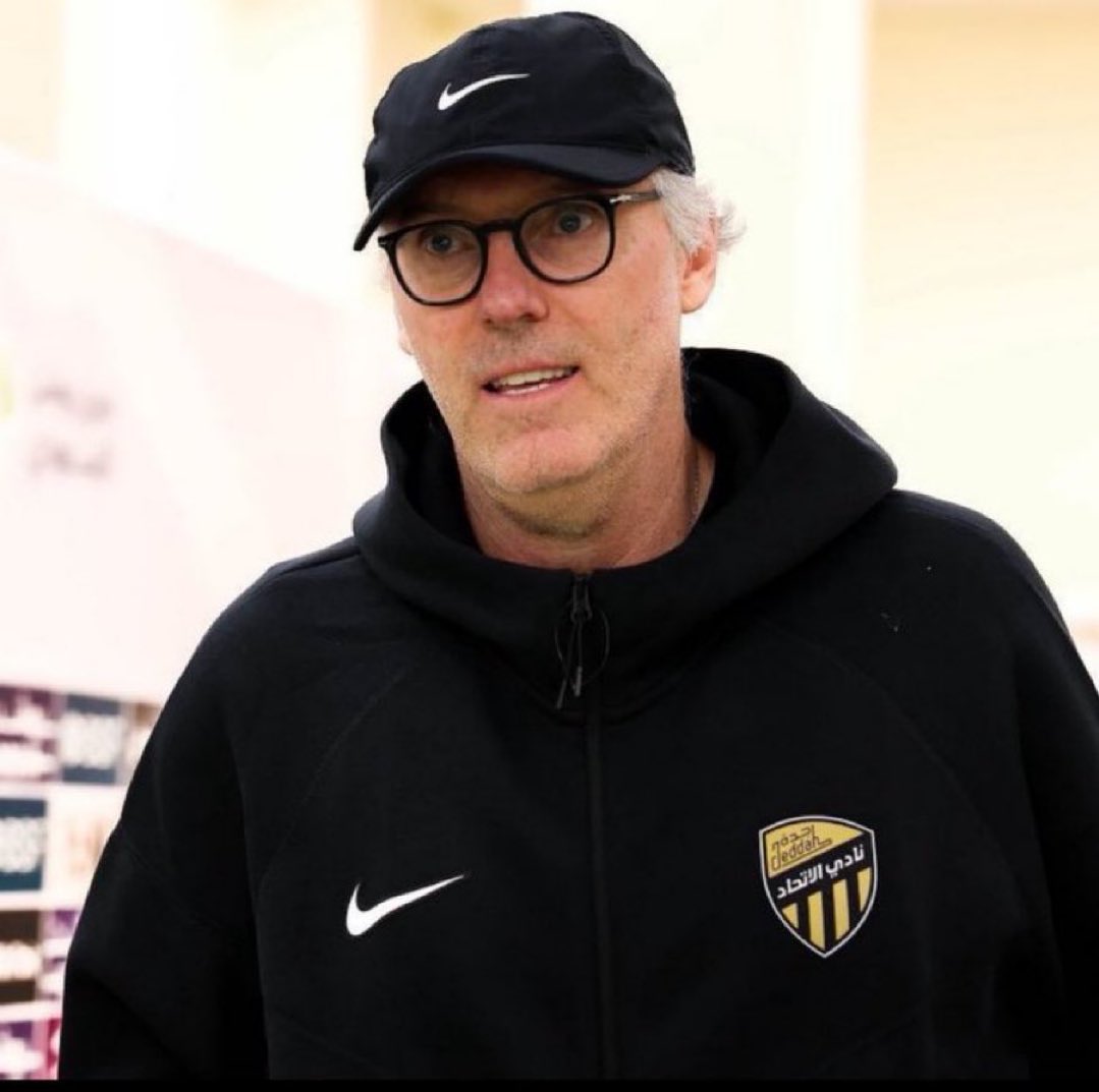 JBT_86's tweet image. مدرب تافه 
وتصرف تافه
#الاتحاد_الوحدة_الاماراتي