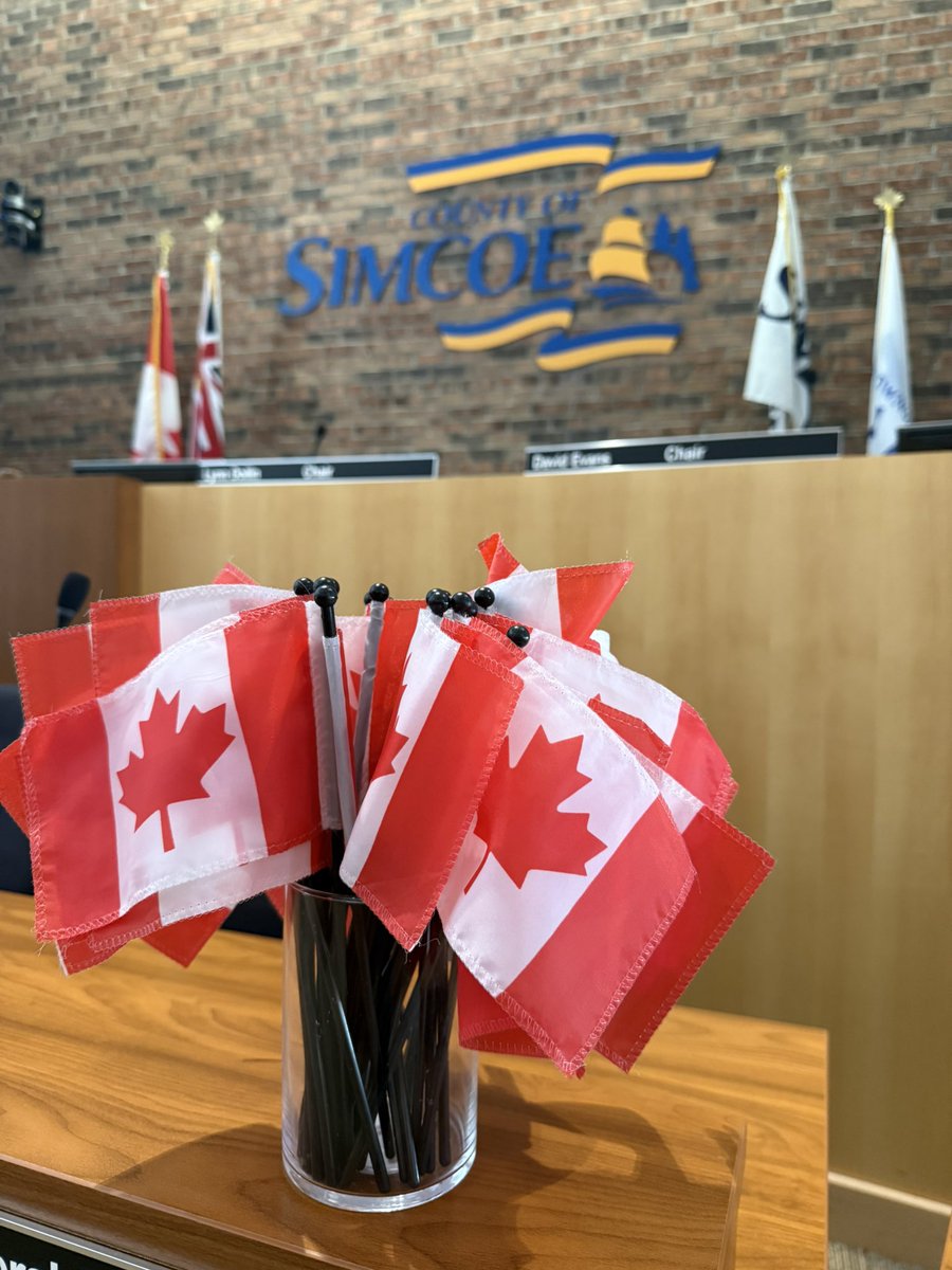 simcoecounty's tweet image. 🎉 Excitement is in the air at the County of Simcoe Administration Centre as we kick off today’s Citizenship Ceremony! 

New Canadians are about to take their Oath of Citizenship and officially join the Canadian family. 🍁 
#CitizenshipCeremony #ProudCanadian #WeekOfWelcome2025