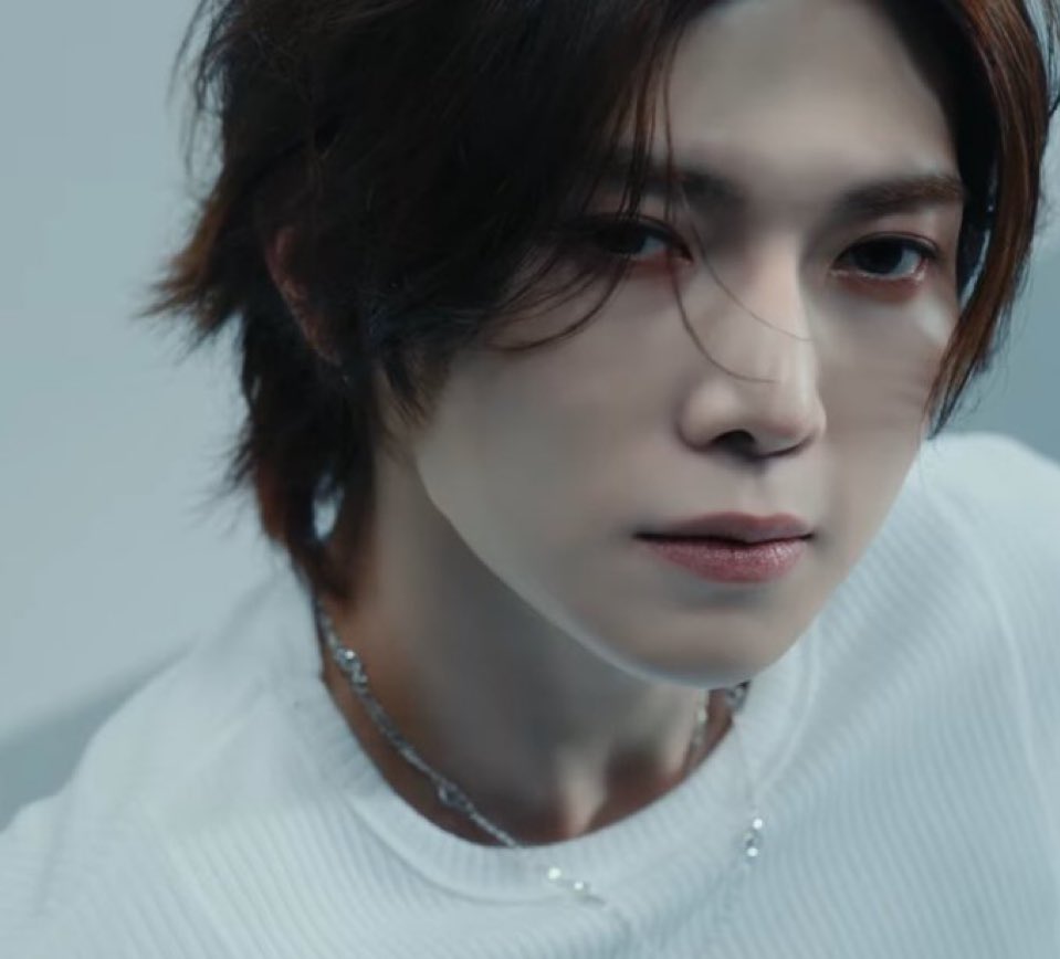 YEOTEEZx's tweet photo. OH HE LOOKS SO GOOD !!! https://t.co/VZ9jMnsgq1