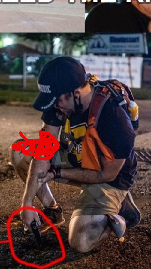 DaysOfNoahh's tweet image. A running gag, connecting the #Kenosha #hoax with one of #KyleRittenHouse's "victims" and #CharlieKirk's faked exit event: holding on to an object in unlikely circumstances. Very unlikely circumastances. 
Let's see if it becomes tradition. HODL 😅