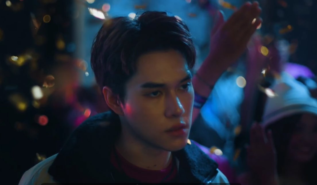 กูเจอมันที่ร้าน จะเข้าไปทัก แต่มันเดินหนีว่ะ