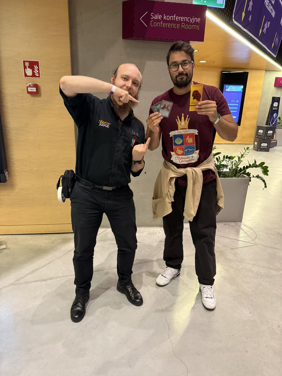 Conta951's tweet image. One of the best #mtgpauper experiences of my life

Super WE in 🇵🇱 for the C’mon Magic with some friends (and new ones) hanging out and playing some spells 

Dropped the main event after 2-2-1 and then made 9th in Team Trio

🫶🏻 for my two teammates who made Top16
🍺 for me
