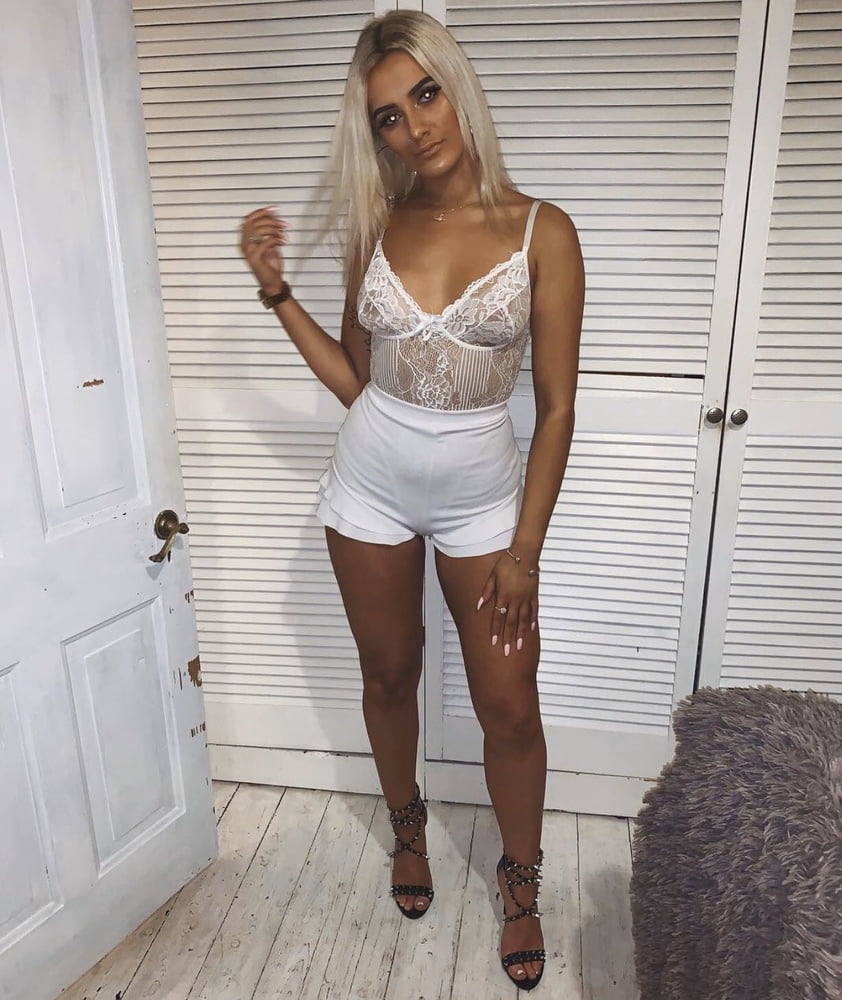Only_Charvas's tweet photo. #England #English #brit #British #ukteen #uklass #ukgirl #chav #chavgirl #chavteengirl #forbbc #Britain #ukslag #ukslut #needsbbc #englishslag #englishslut #slimchav #slapper #hot #fitchav https://t.co/bx9bWXJnhz