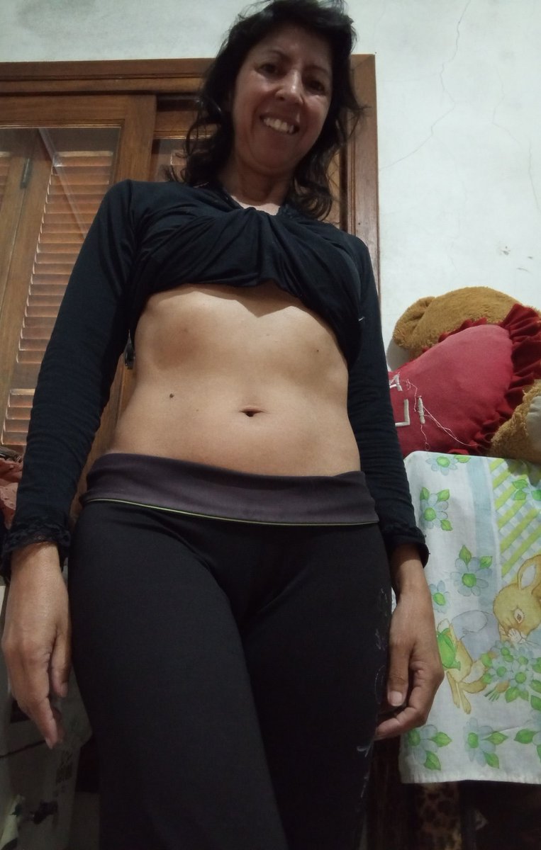 CROCHETERA_AGRO's tweet photo. Quando tinha 15 anos 
Eu olhei uma revista 
E tinha uma moça com 29 anos com um shape q eu gostei 
E eu pensei se eu chegar nessa idade eu quero ser igual 
Hj eu passei 
Tenho 50 anos 
E eu tô feliz 
Pq eu ainda tenho o Shape 
Dos meus sonhos 
Igual q eu vi na revista 😃😀❣️💕 https://t.co/OGpPeMbFh5