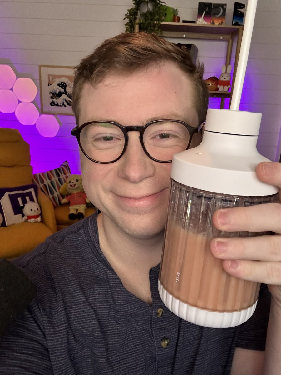 I made a smoothie so I'm succeeding I think. Monday chaos time - let's go girls! 

twitch.tv/zestybestie