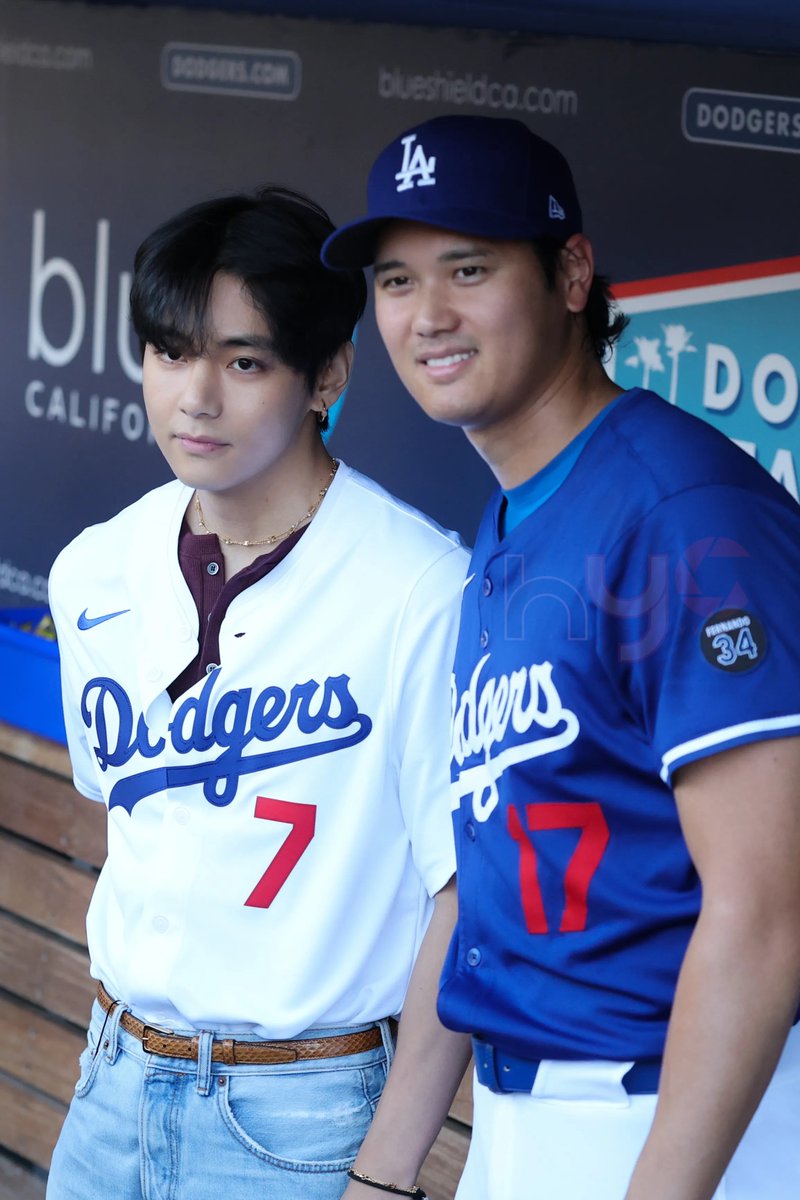 誰知道我當初看到這張照片有多興奮（激動握拳
而且金泰的體格完全不輸歐塔尼 OMG