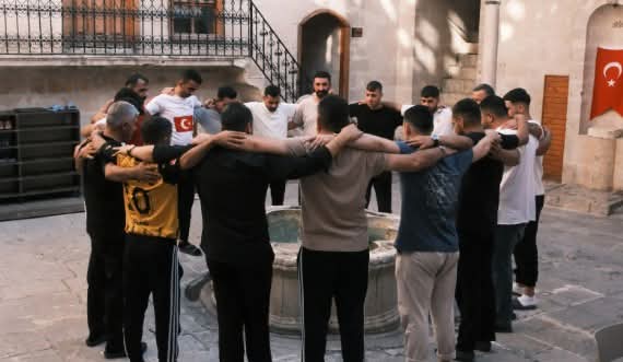 semseddin63's tweet photo. Bağımlılık İle Mücadelede Şanlıurfa Örneği: Liman Ayık Yaşam Derneği

Şanlıurfa Büyükşehir Belediye Başkan Mehmet Kasım Gülpınar’ın yakından takip ettiği en büyük projem olarak nitelendirdiği “Bağımlılıkla Mücadele Merkezi Liman Ayık Yaşam Derneği 74 gencin kurtulmasını sağladı https://t.co/tkTawA7AwJ