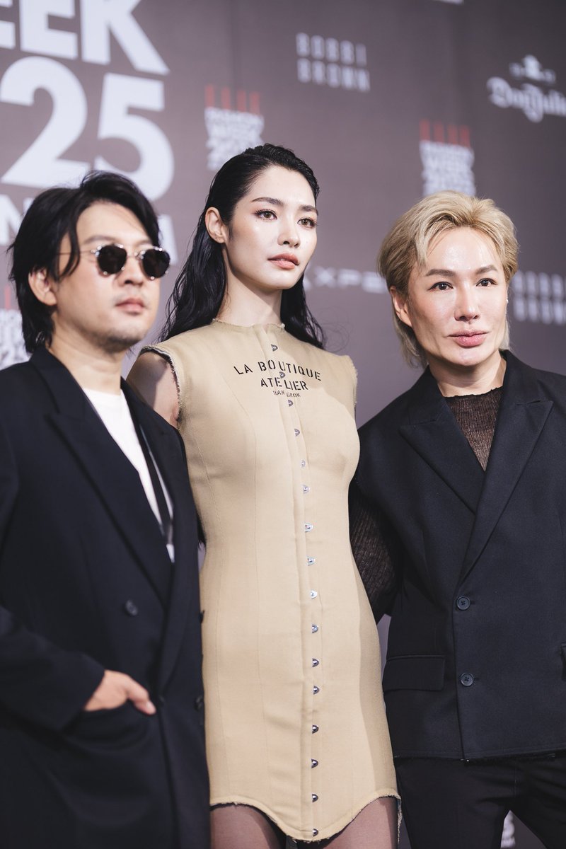 วันนี้สนุกมากๆ ขอบคุณทุกคนนะคะ ขอบคุณพี่โต พี่เพชร แบรนด์ Laboutiqe และ ElleThailand ขอบคุณแฟนคลับทุกคนนะค้าที่มาร่วมชม ปีนี้ตั้งตารอดูมาก ทุกแบรนด์เลย 🤍

MINTRANCH X EFW2025
#LaboutiqueWithMINTR
#mintranch #มิ้นท์รัญชน์รวี 
#ELLEThailand
#ELLEMENThailand
#EFW2025