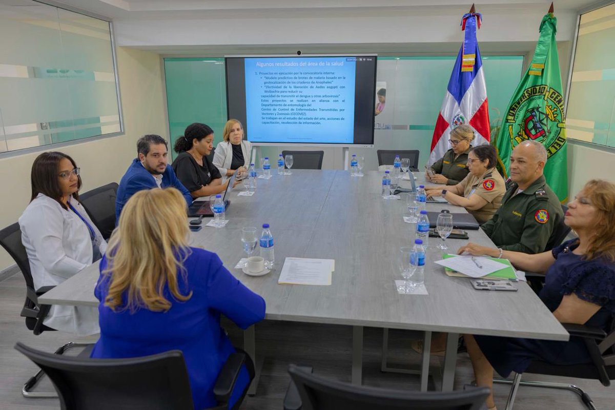 UNADE_RD's tweet image. La Universidad Nacional para la Defensa (UNADE) y la Universidad Central del Este (UCE) realizaron un encuentro de trabajo para compartir experiencias y buenas prácticas en investigación y en el laboratorio de simulación de la Facultad de Ciencias de la Salud (FCS).