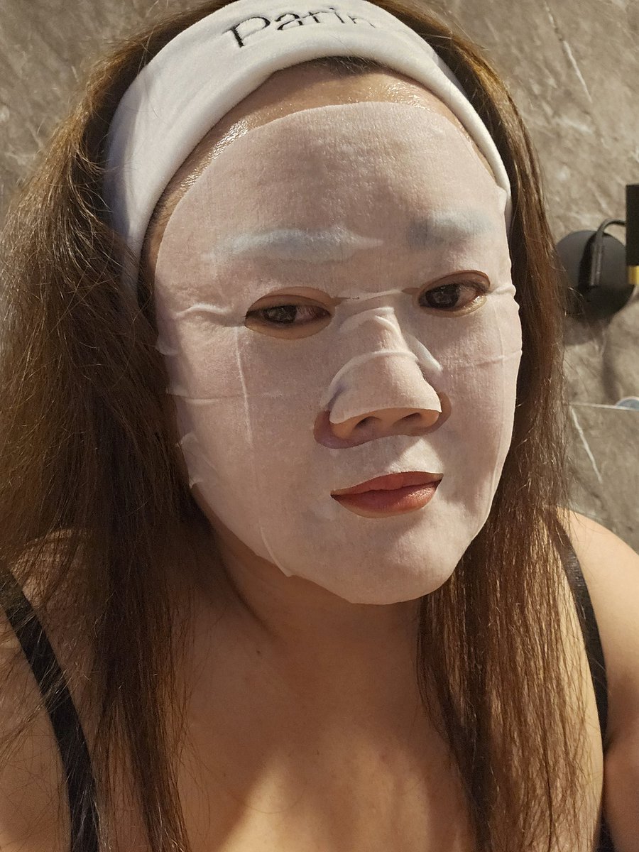 รู้สึกว่ารักตัวเองที่ทำเองได้ทุกอย่างคนเดียว.... #หน้าสดป่ะละ #ตัวคนเดียวเหนื่อยคนเดียว 555