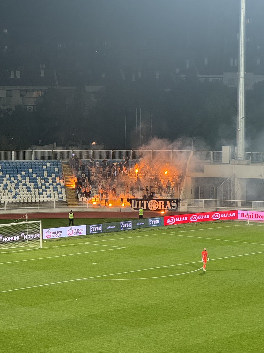 Länderpunkt 13: 🇽🇰(🇦🇱)
FC Prishtina 2:2 (0:2) FC Drita
War geil