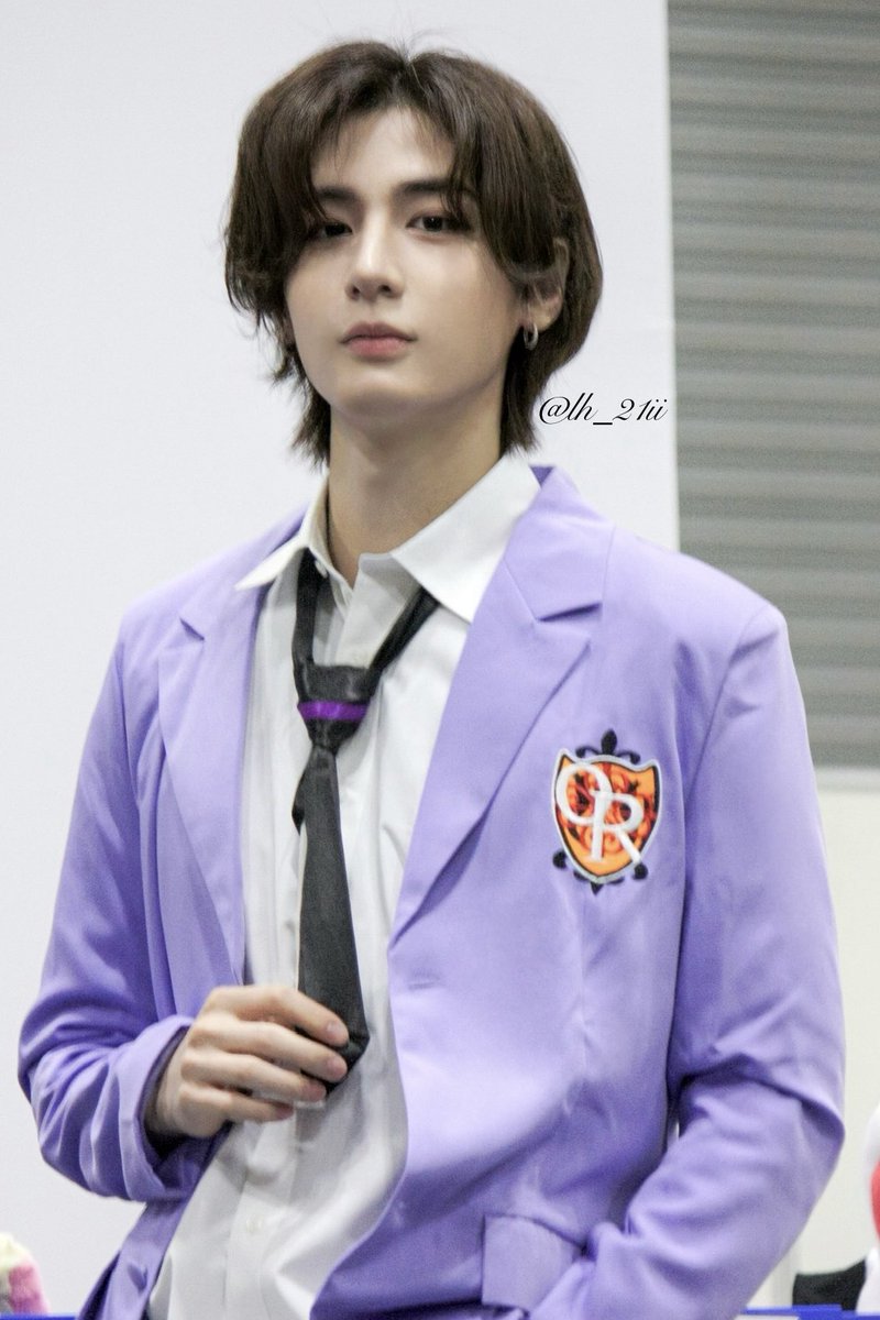 250915🌹

#이한  #보이넥스트도어 #BOYNEXTDOOR #LEEHAN