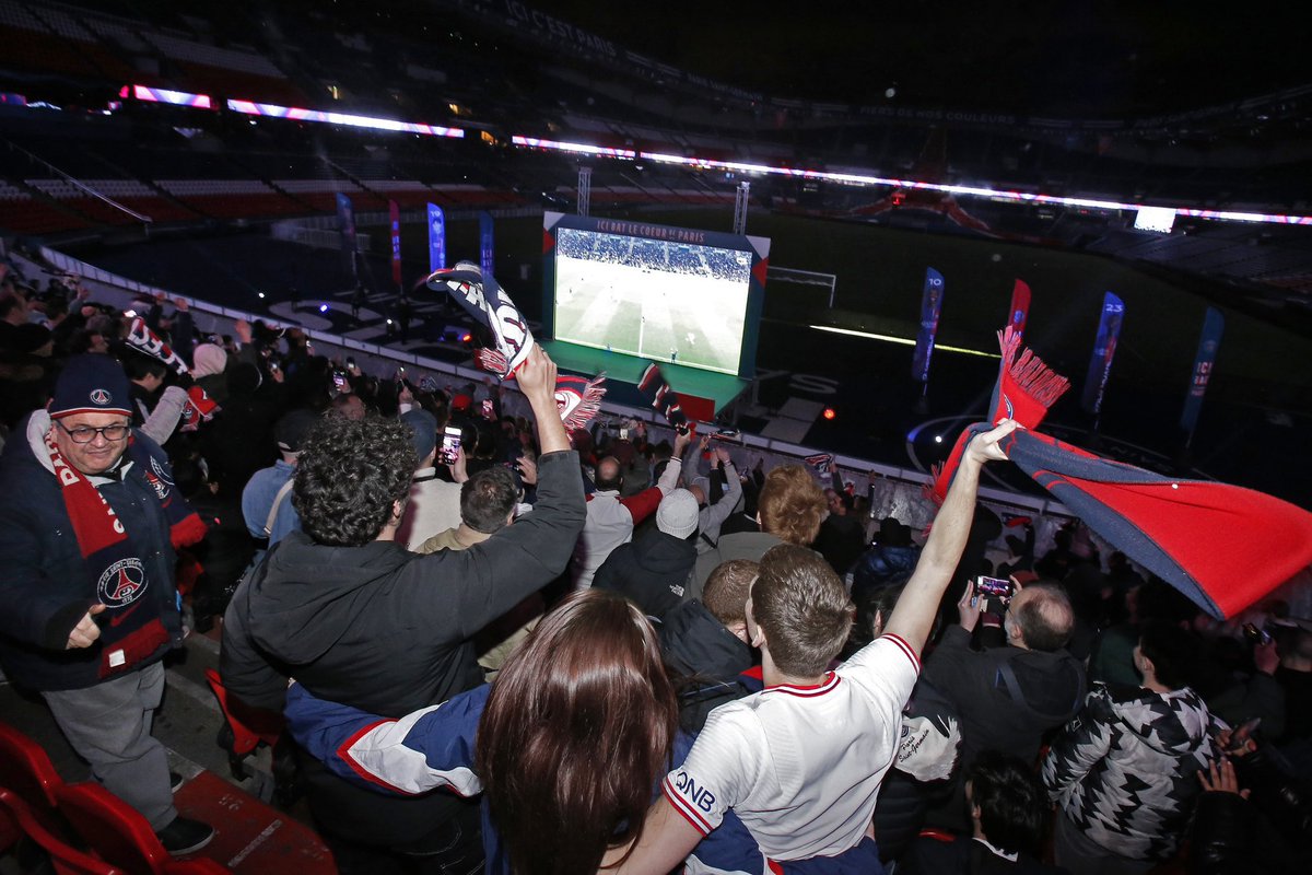 ❤️💙 CONCOURS 

Gagne deux places pour la Fan Night au Parc des Princes pour le Classico OM - PSG 

𝗣𝗼𝘂𝗿 𝗽𝗮𝗿𝘁𝗶𝗰𝗶𝗽𝗲𝗿 :    
➡️ RT ce tweet
➡️ Follow <a href="/maesenhess/">Maes 🪁</a> &amp; <a href="/Vitetonbillet/">ViteTonBillet</a> 
➡️ Mentionne un ami en commentaire

Tirage au sort le 19/09
Bonne chance 🍀