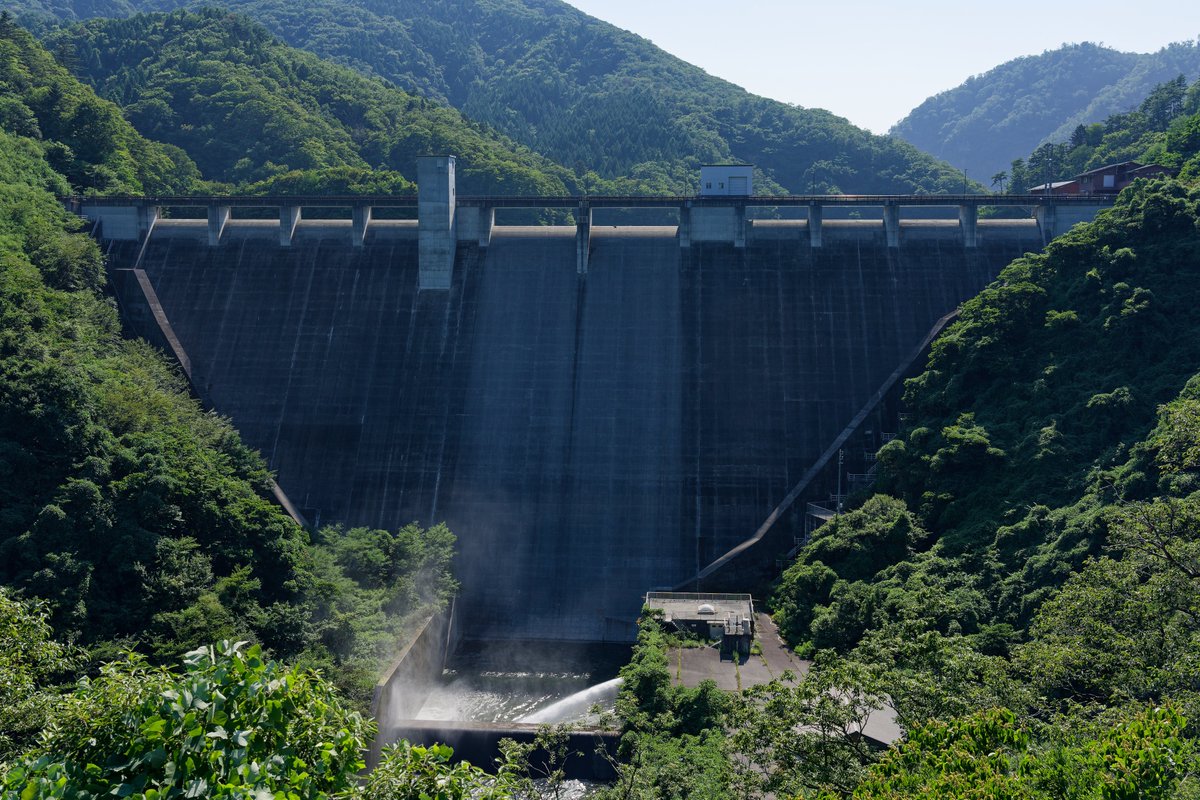 #一日一堰。400基目。
#滝川ダム（福島県 富岡川水系富岡川）
富岡町にある灌漑用ダム。供用直前に震災があり、農地の放棄などでダムの運用にも影響が出た。当初は観光出来るダムになる予定も、復興に注力するため遠隔運用で立入禁止に。
c2g.ni-3.net/%E6%BB%9D%E5%B…
