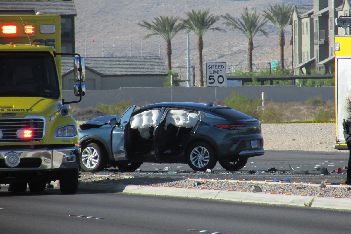 batsteg's tweet photo. major car accident Las Vegas boulevard and Star 9/15/25 https://t.co/XQXARCihaf
